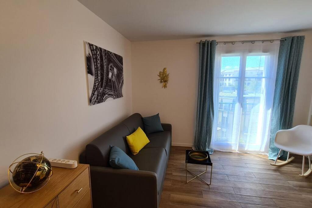 Appt 80M², 13 P, Disneyland, Fibre, 2 Parkings Шессі Екстер'єр фото